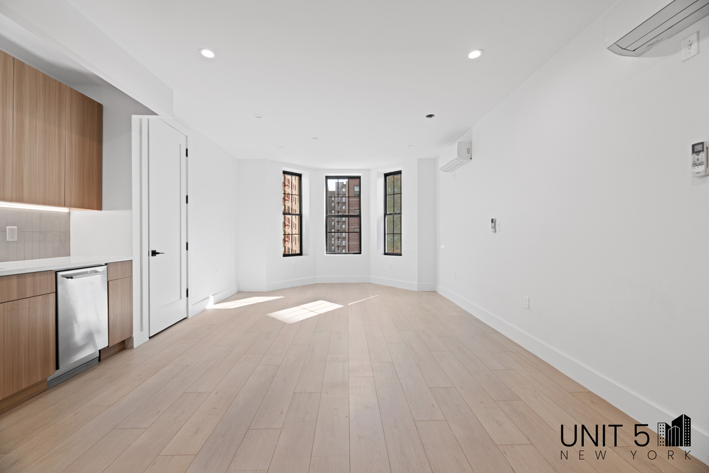 255 Clarkson Avenue - Photo 0