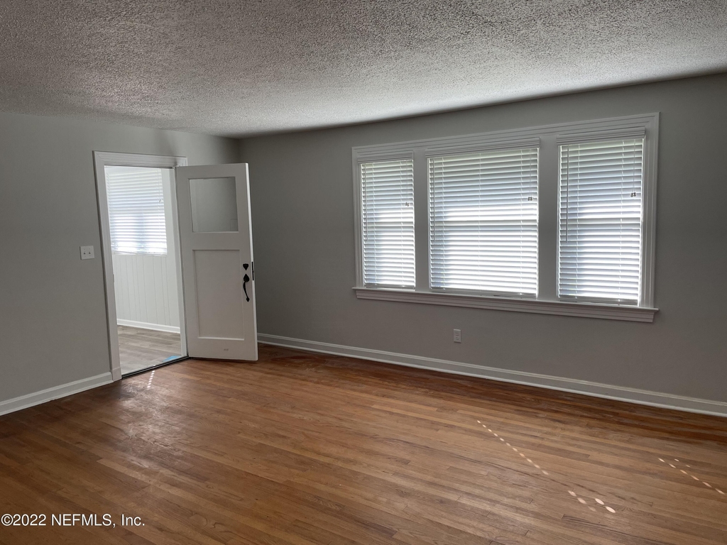 3677 Walsh Street - Photo 3
