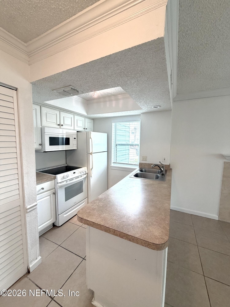 100 Fairway Park Boulevard - Photo 2