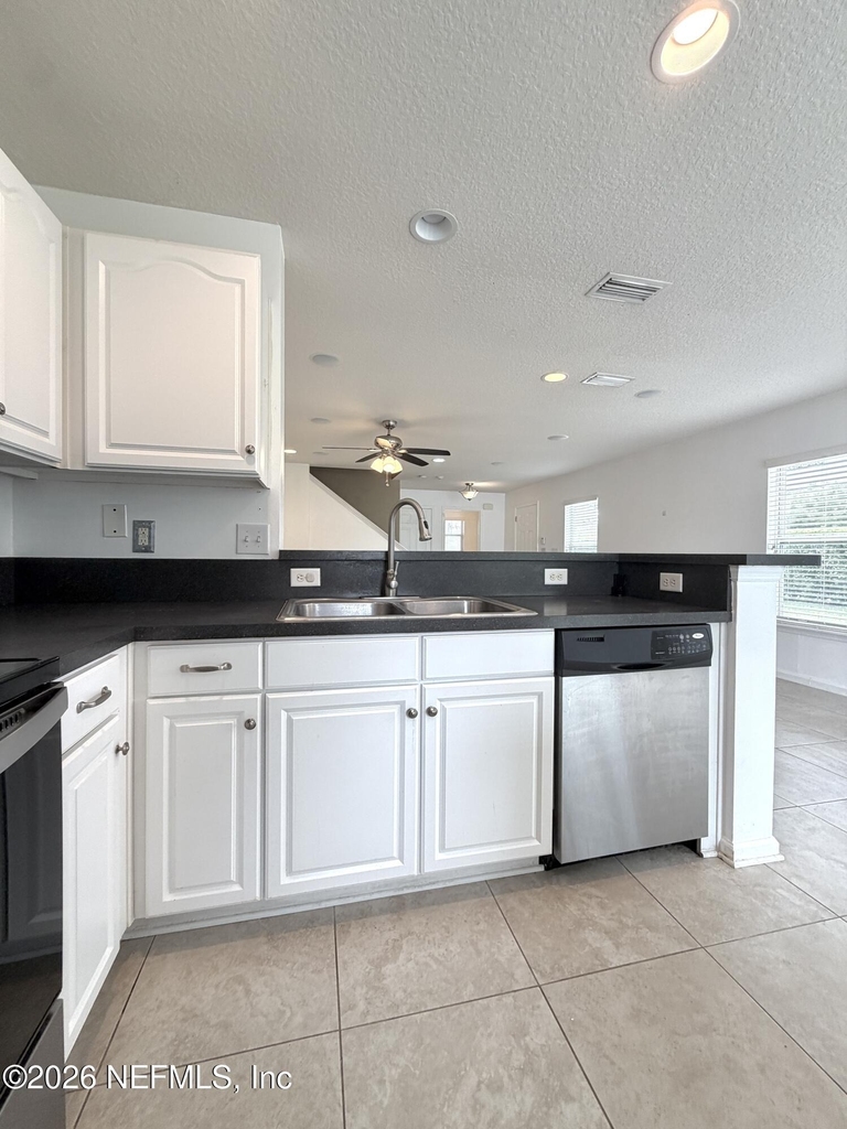 104 Crete Court - Photo 7
