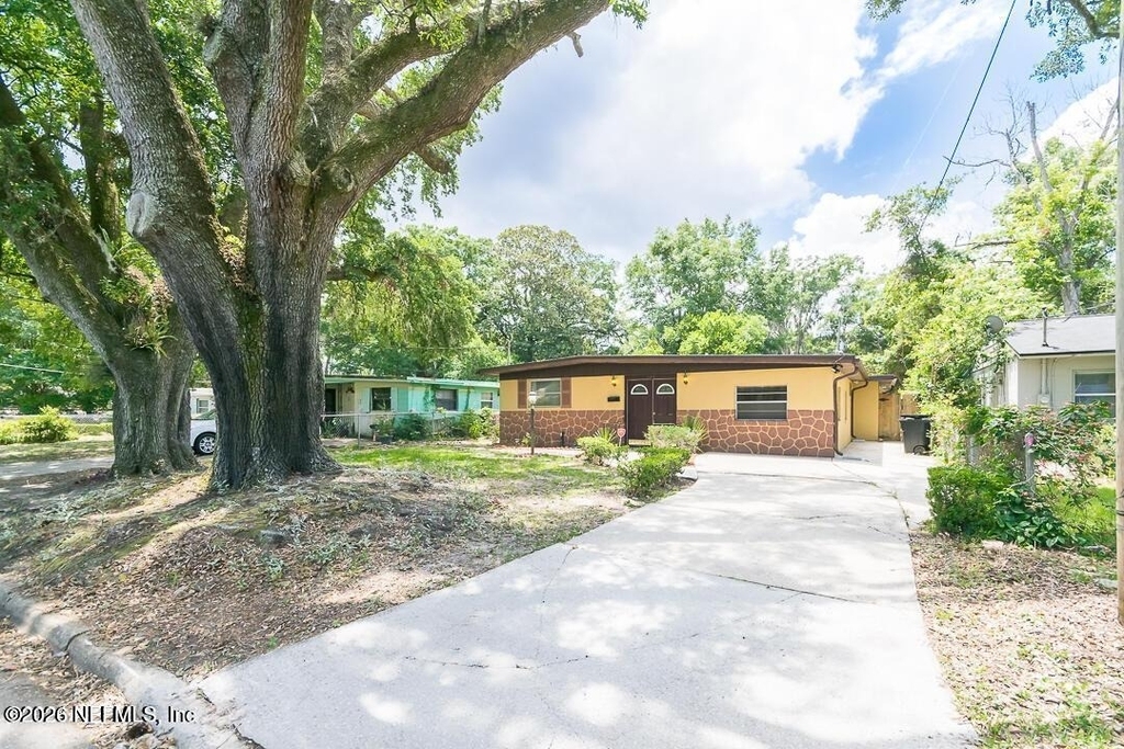 284 E 47th Street - Photo 19