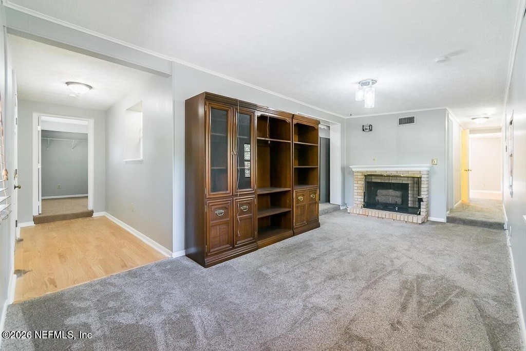 284 E 47th Street - Photo 3
