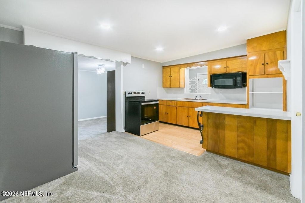284 E 47th Street - Photo 7