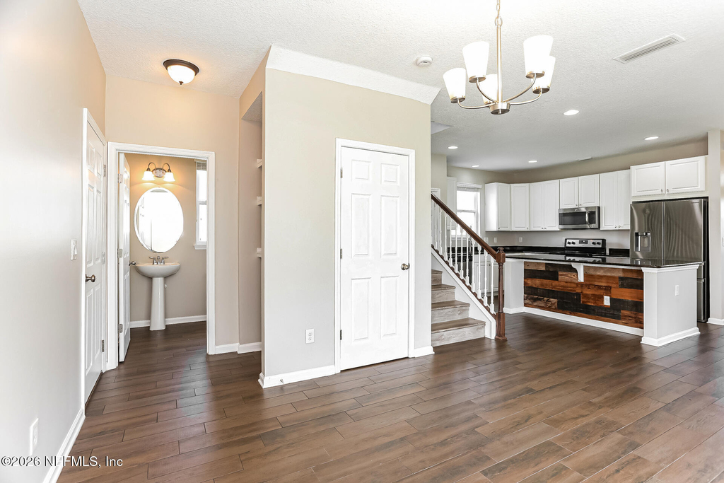 338 Vineyard Lane - Photo 3