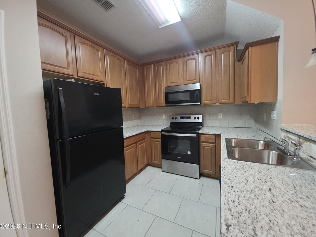 6070 Bartram Village Drive - Photo 6