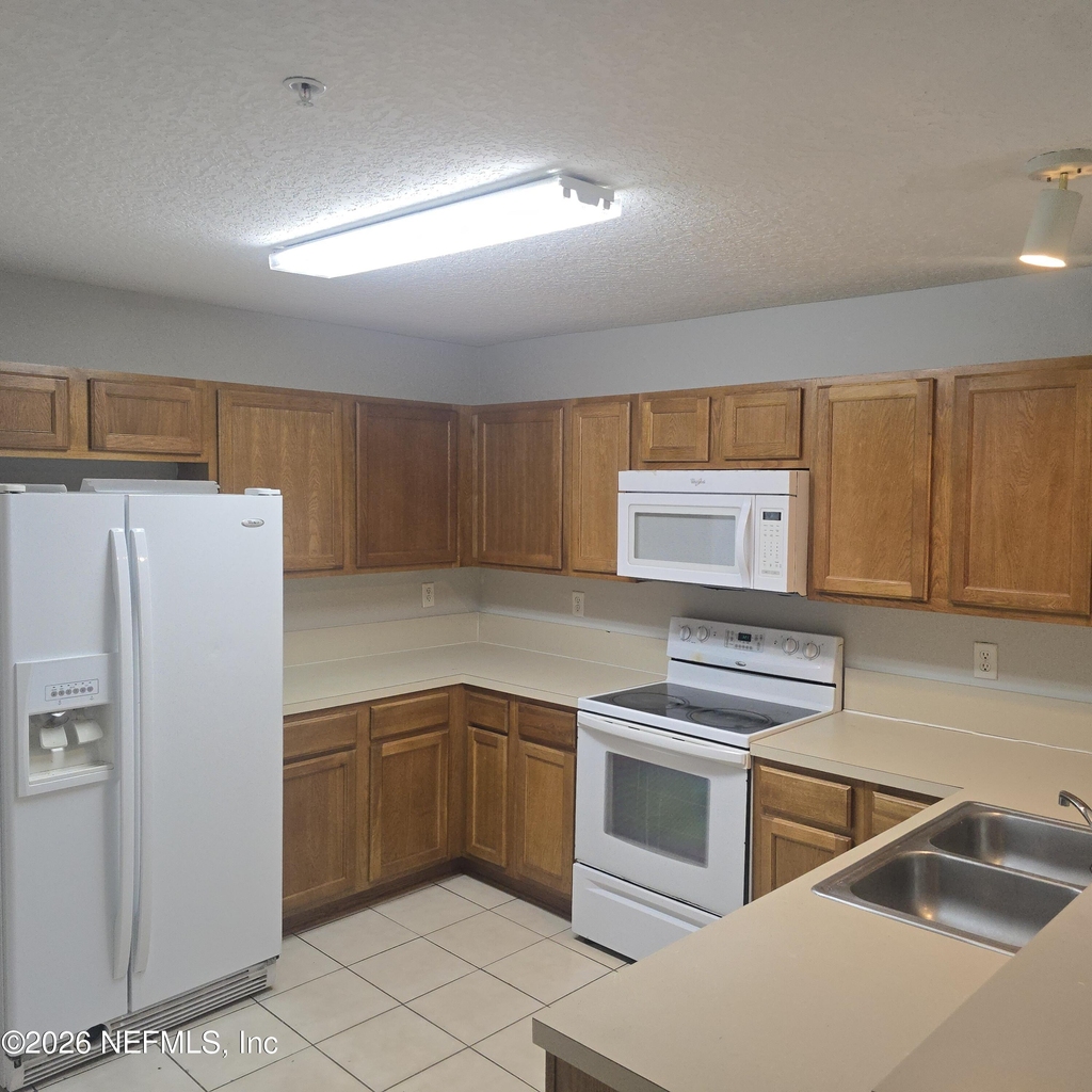 7920 Merrill Road - Photo 4