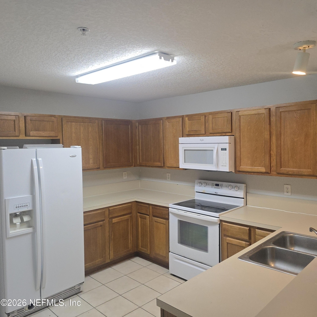 7920 Merrill Road - Photo 3