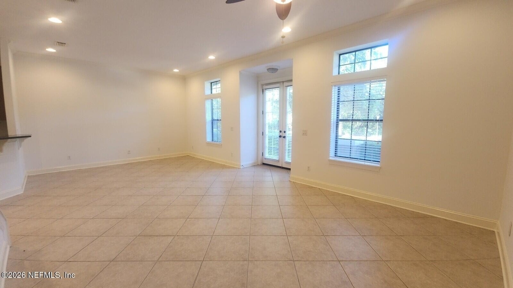 654 S Loop Parkway - Photo 8