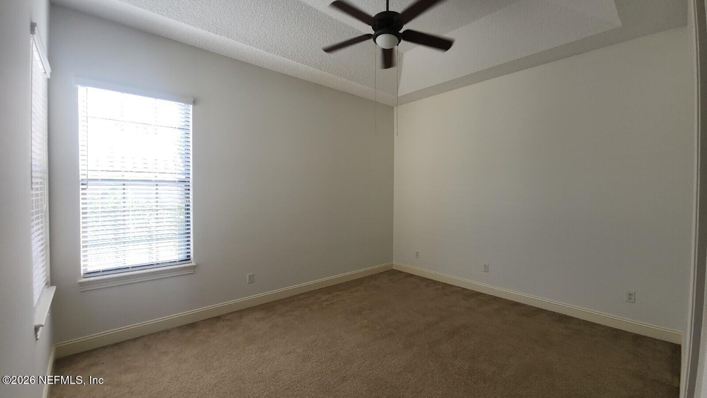 654 S Loop Parkway - Photo 30