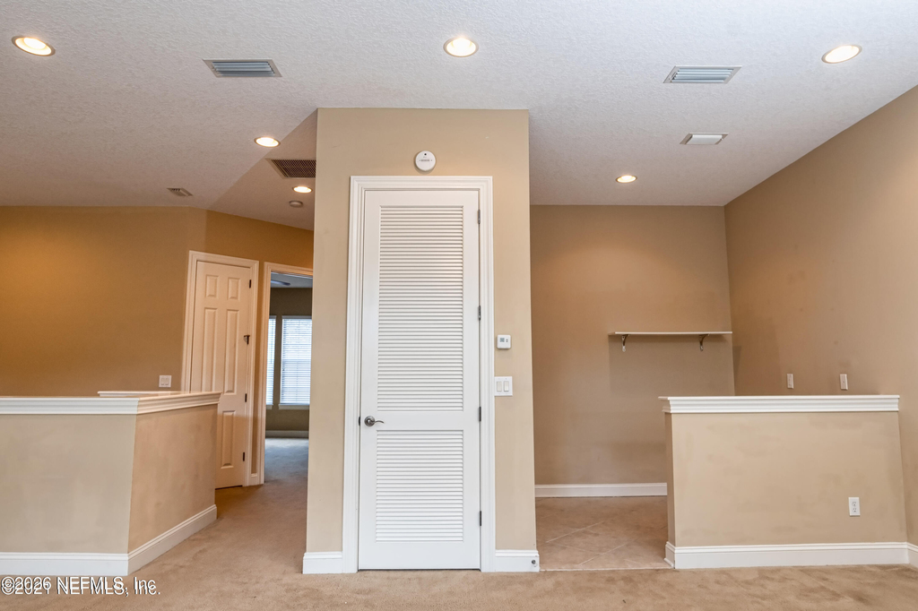 654 S Loop Parkway - Photo 23