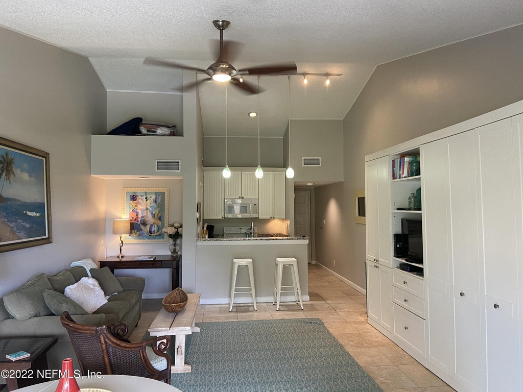 667 Summer Place - Photo 12