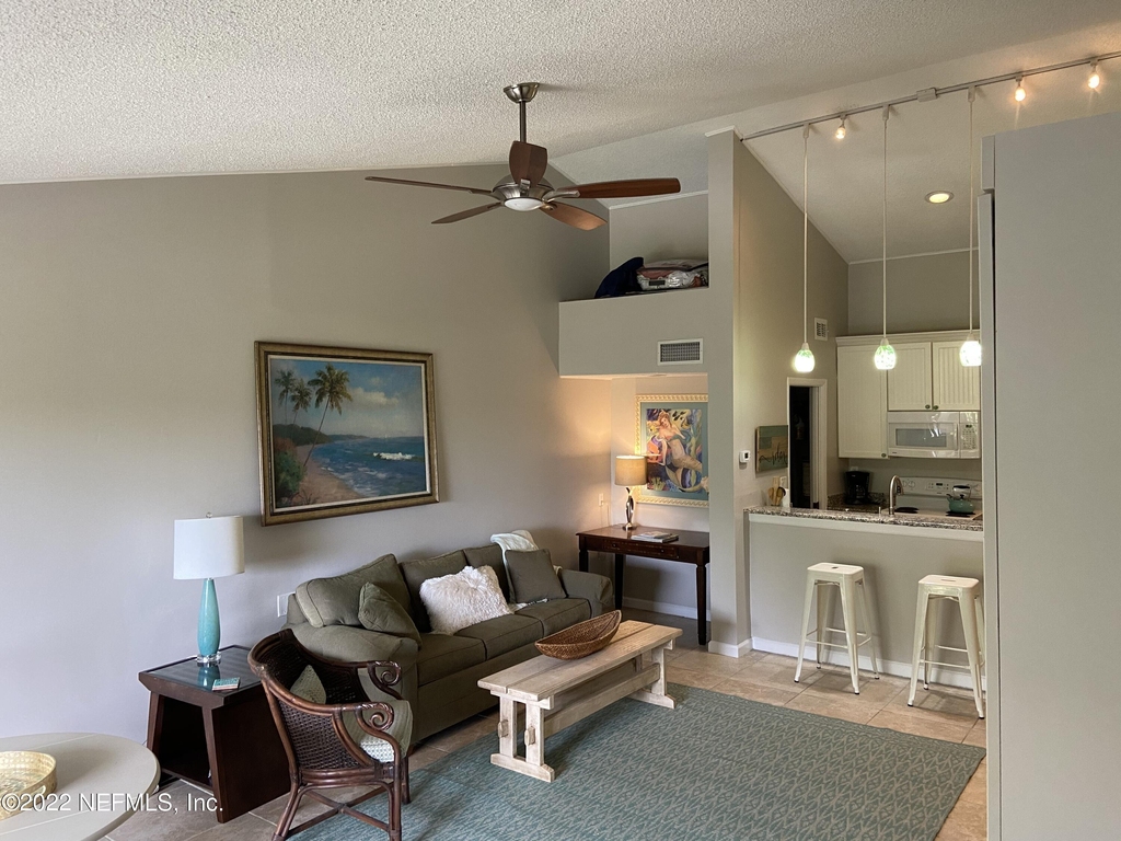 667 Summer Place - Photo 1