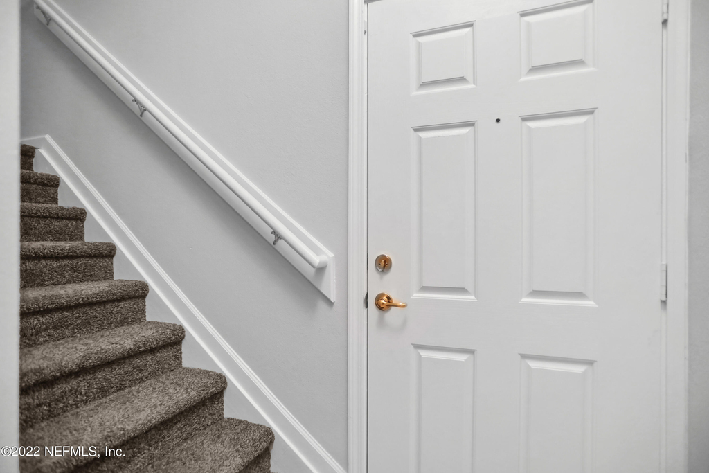 7051 Deer Lodge Circle - Photo 18