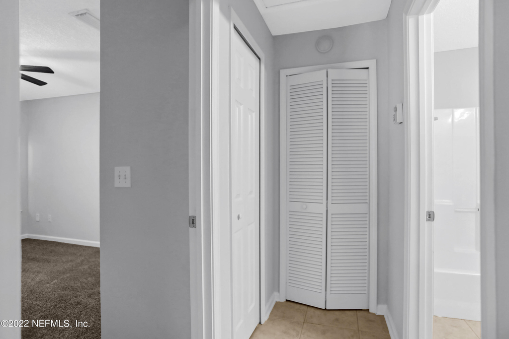 7051 Deer Lodge Circle - Photo 22
