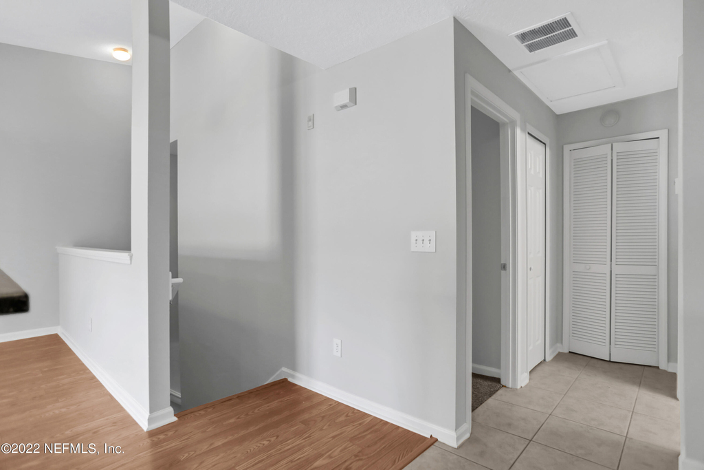 7051 Deer Lodge Circle - Photo 16
