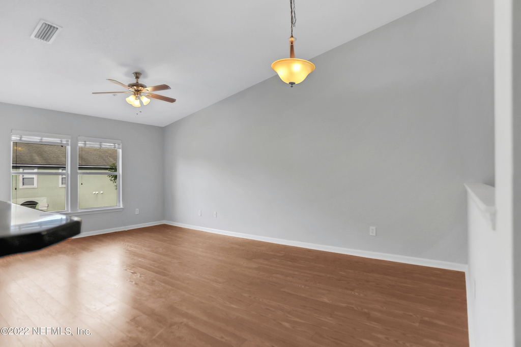7051 Deer Lodge Circle - Photo 17
