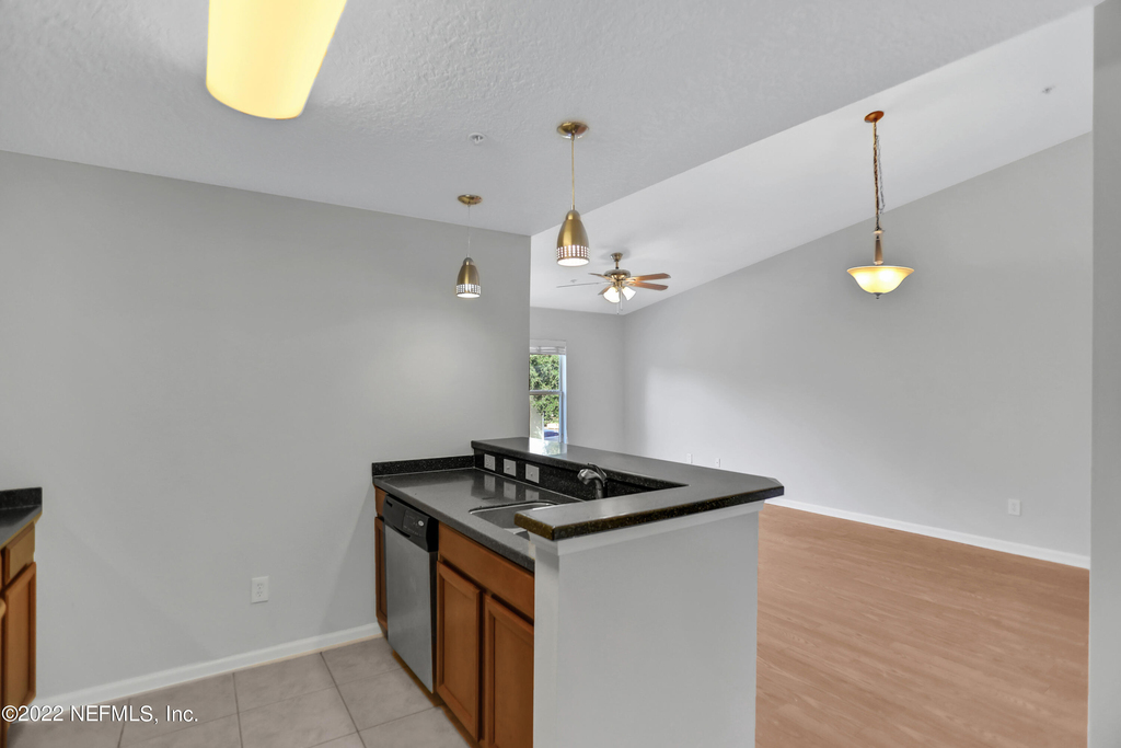 7051 Deer Lodge Circle - Photo 8