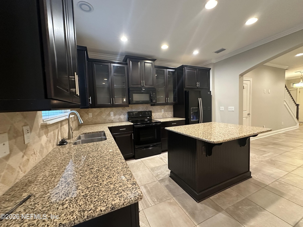 91 Richmond Drive - Photo 3