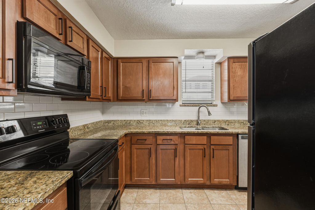 1757 El Camino Road - Photo 2
