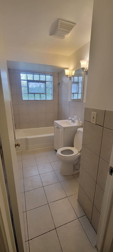 8638 Trumbull Avenue - Photo 7