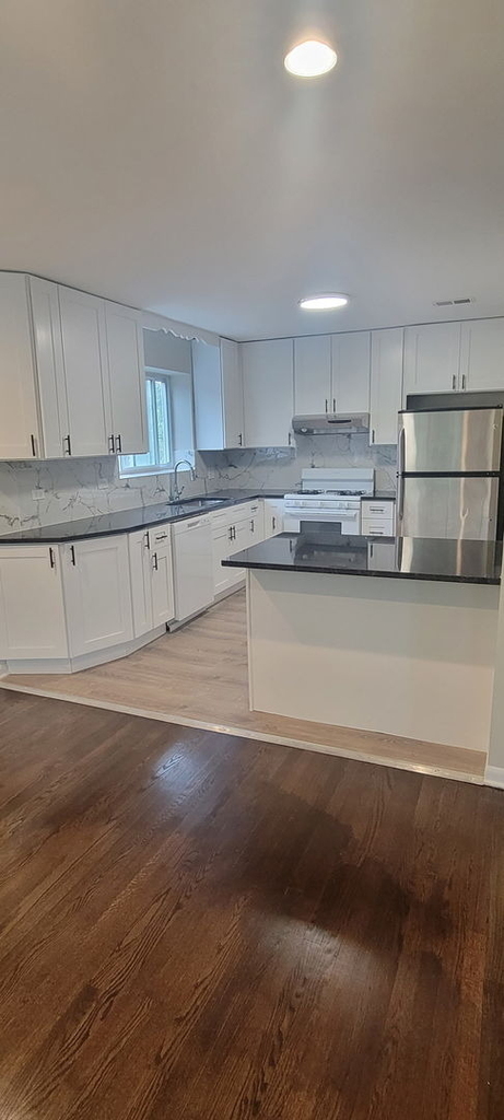 8638 Trumbull Avenue - Photo 2
