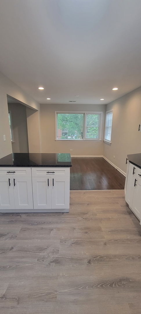 8638 Trumbull Avenue - Photo 5