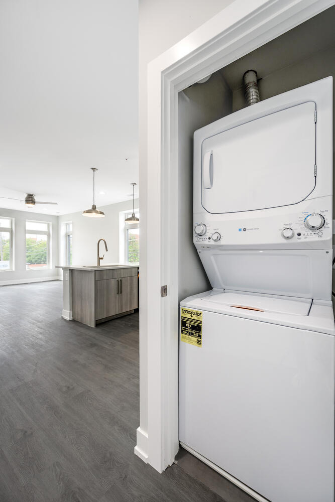 825 E 61st Street - Photo 9