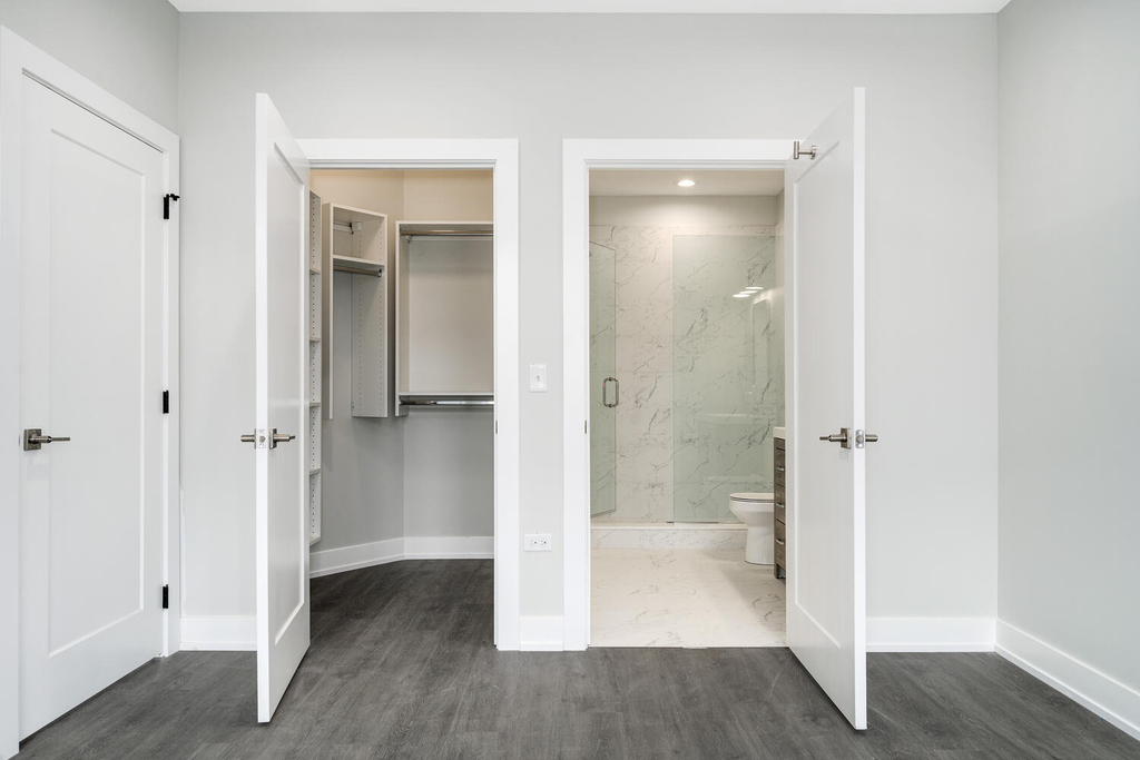 825 E 61st Street - Photo 13