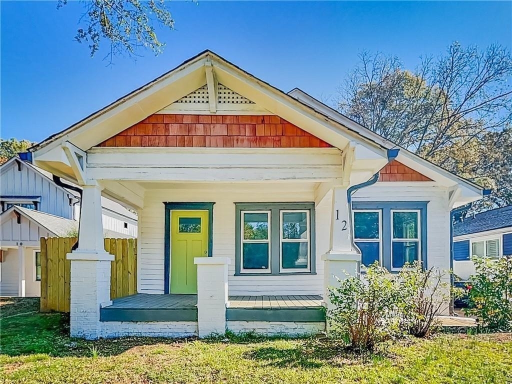 12 S Eugenia Place Nw - Photo 0