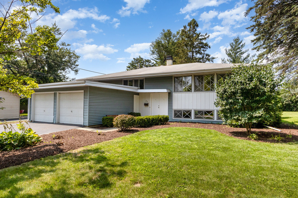 29 Robin Hill Drive - Photo 0
