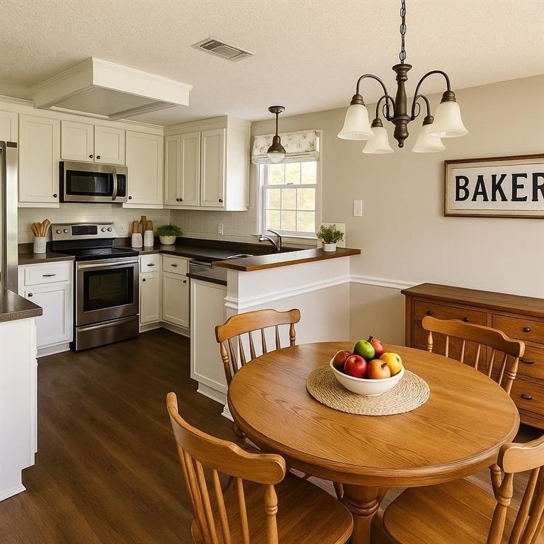 211 Lucas Way - Photo 2