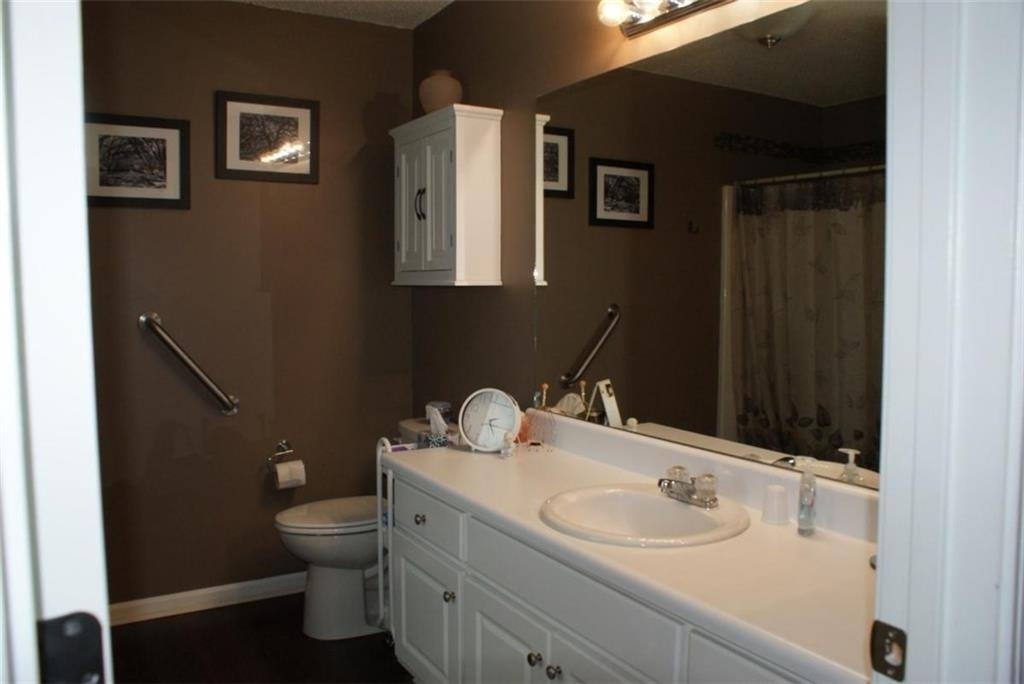 211 Lucas Way - Photo 5