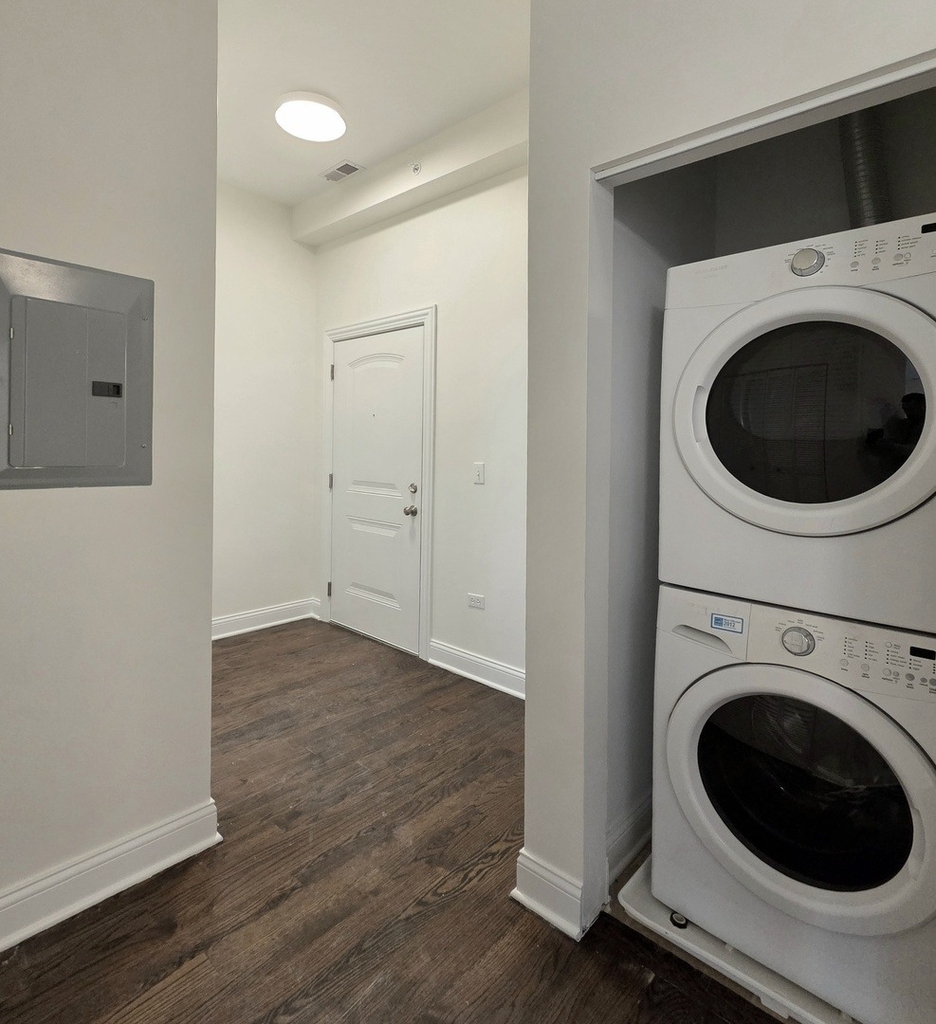 1537 N Orleans Avenue - Photo 8