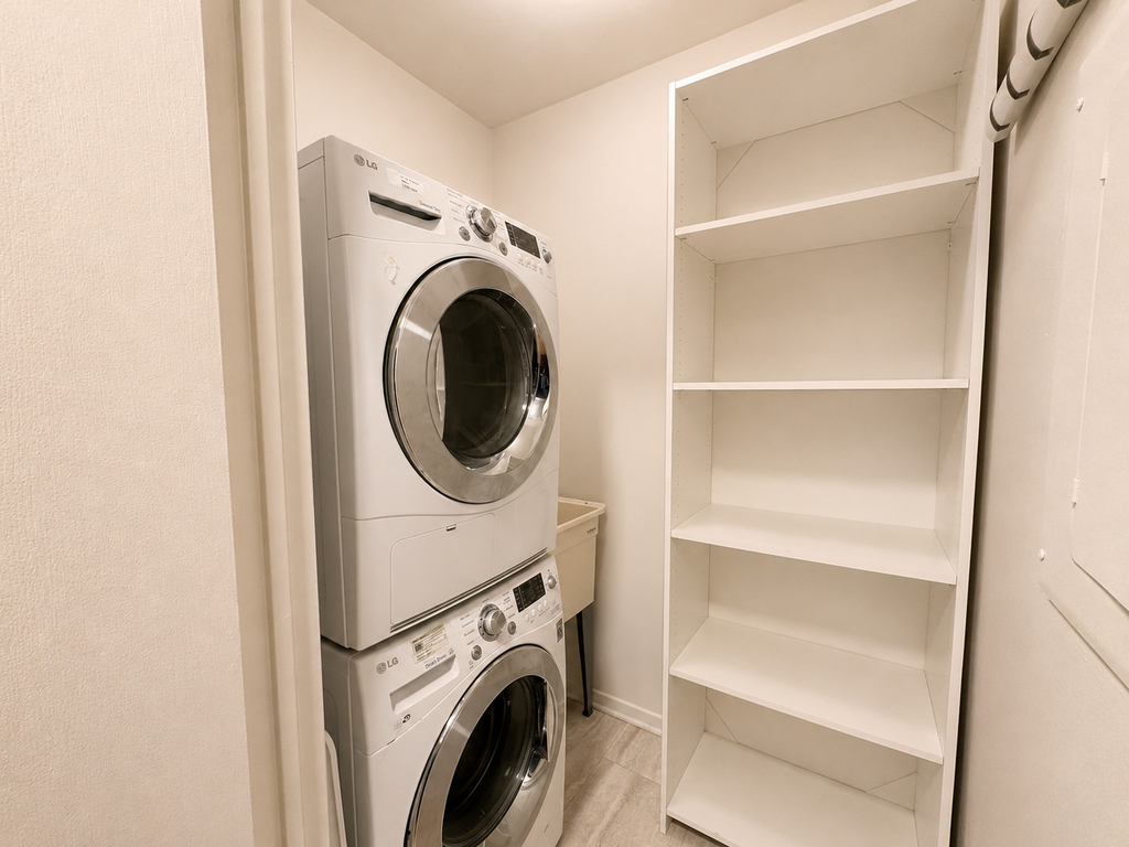 211 E Ohio Street - Photo 9