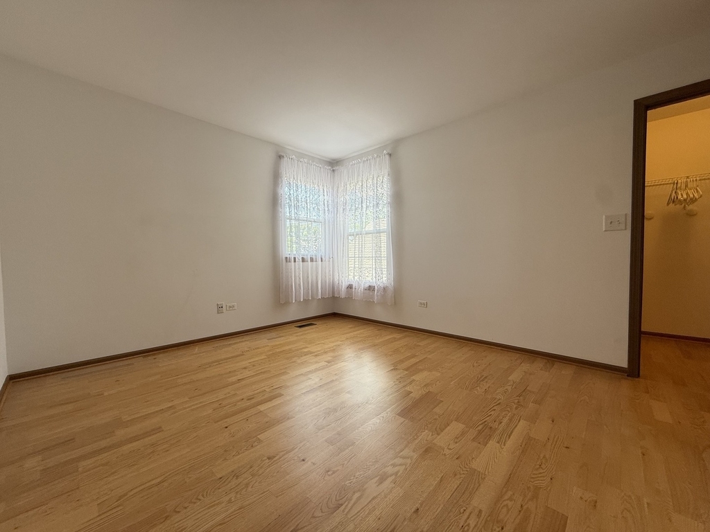 1910 Grove Avenue - Photo 12