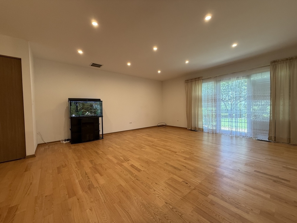 1910 Grove Avenue - Photo 3