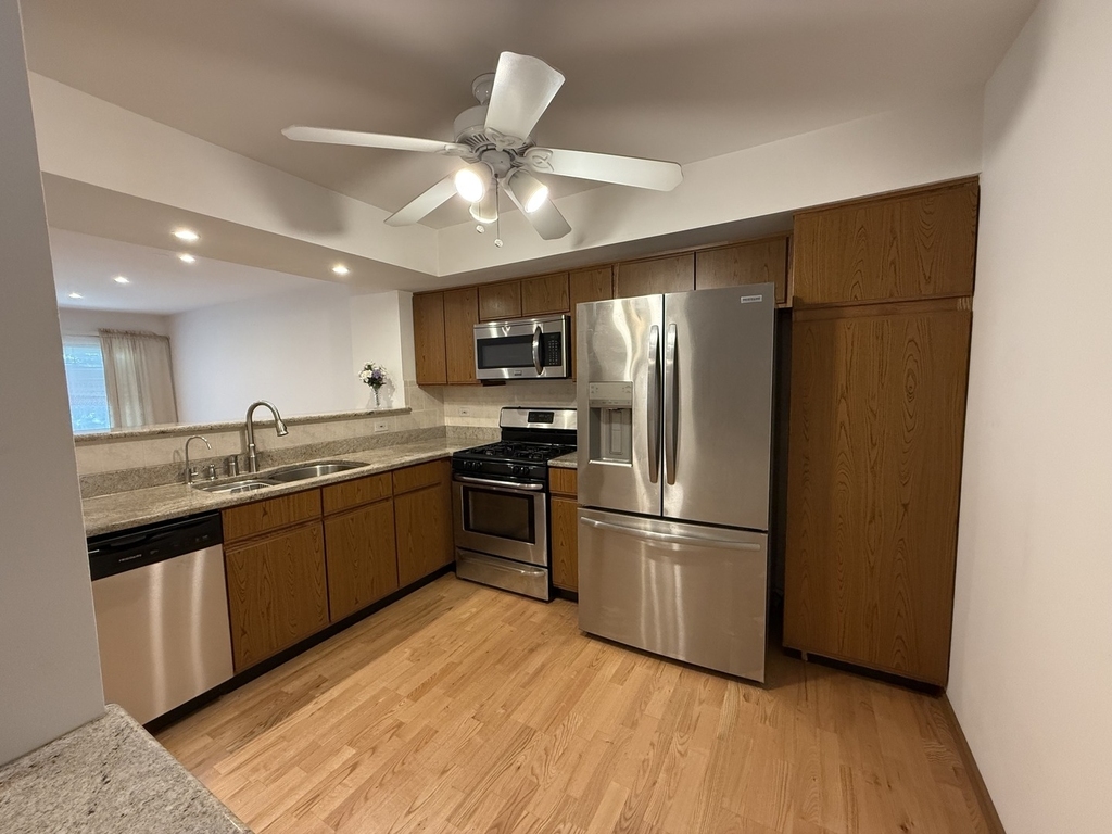1910 Grove Avenue - Photo 6