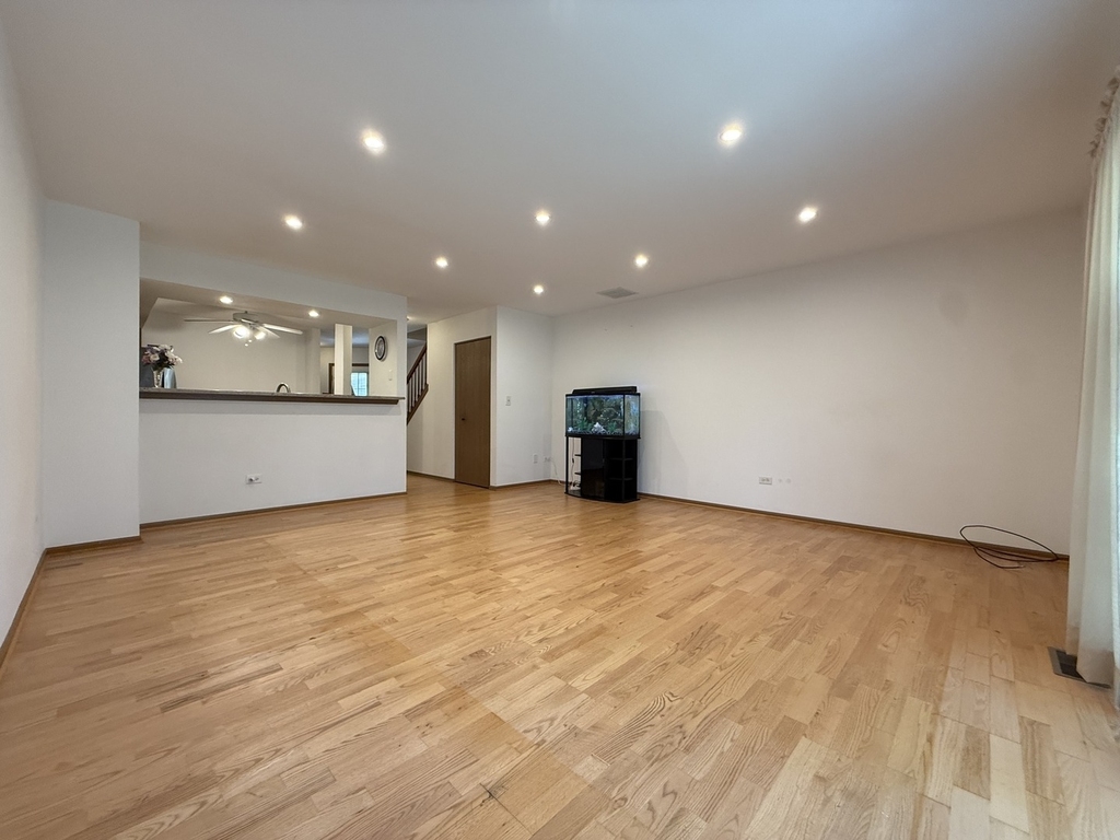 1910 Grove Avenue - Photo 4