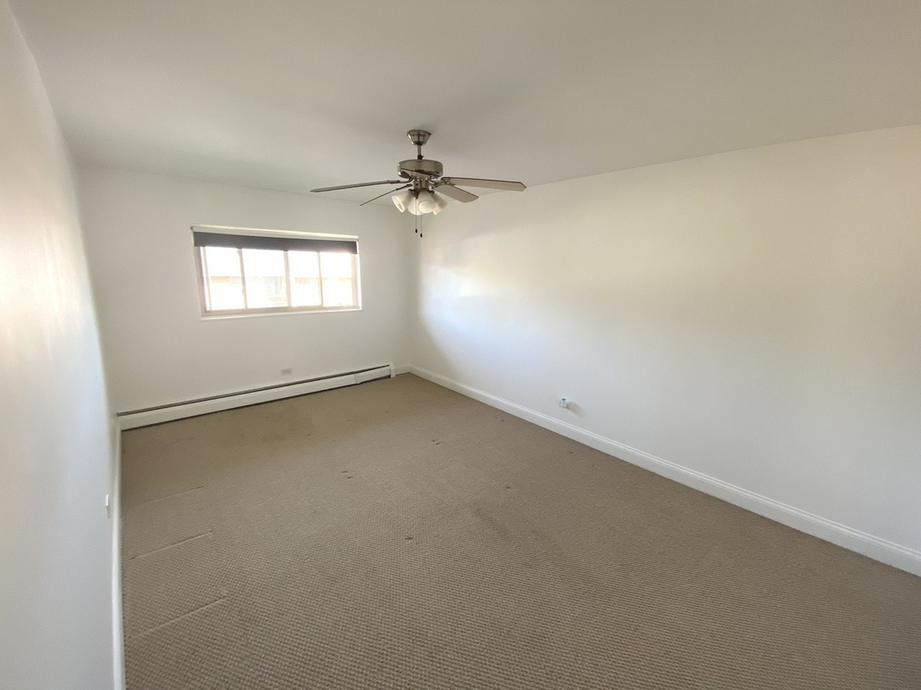 693 E Fullerton Avenue - Photo 5