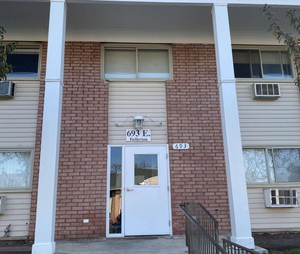 693 E Fullerton Avenue - Photo 1
