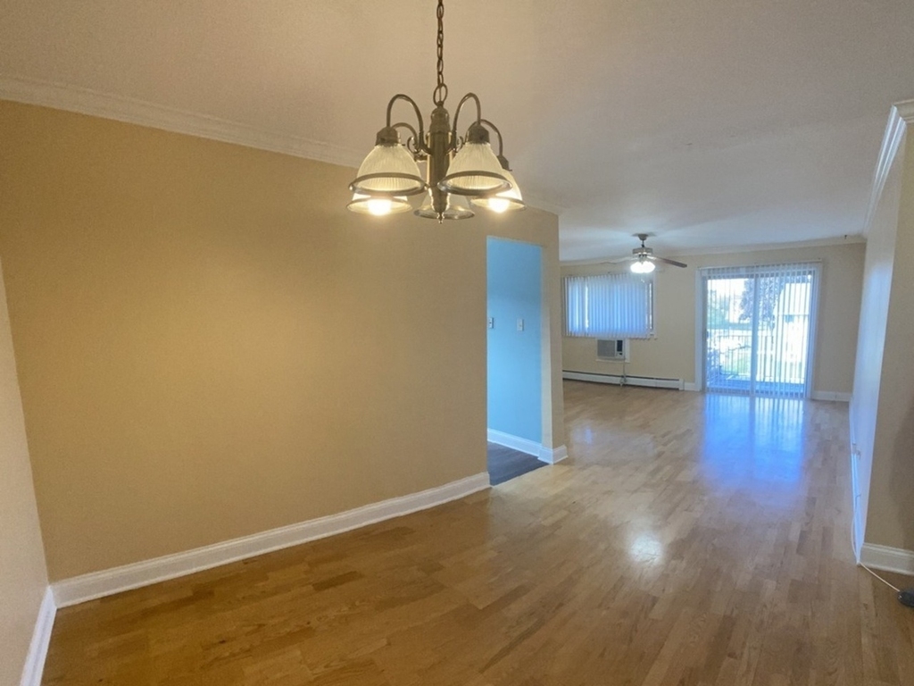 693 E Fullerton Avenue - Photo 10