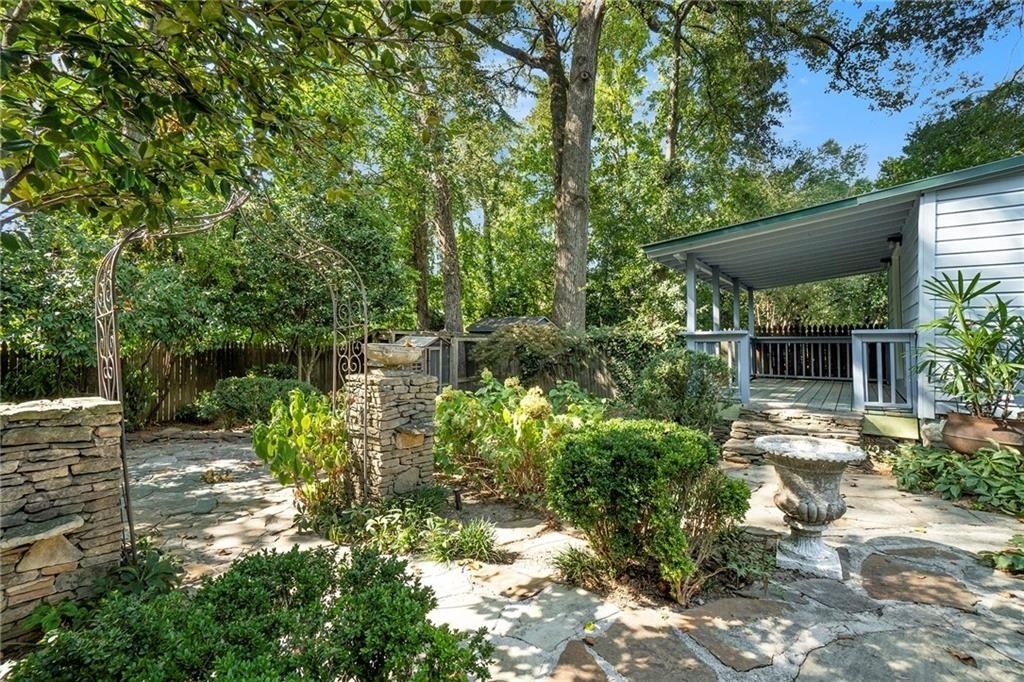 2378 Glenwood Drive Ne - Photo 23