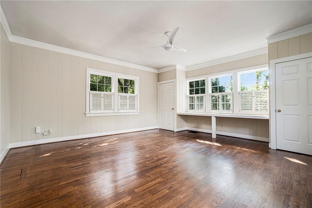 2378 Glenwood Drive Ne - Photo 5