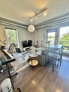 2407 W Eastwood Avenue - Photo 2