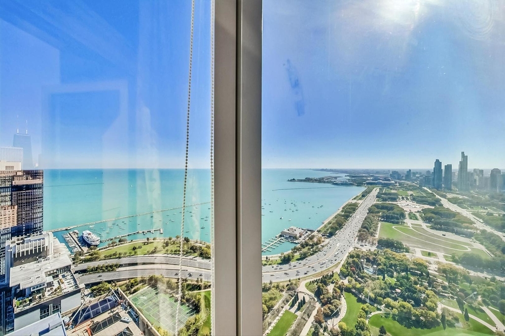 340 E Randolph Street - Photo 26