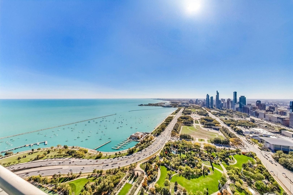 340 E Randolph Street - Photo 16