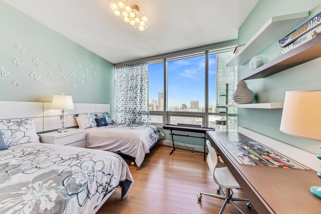 340 E Randolph Street - Photo 30