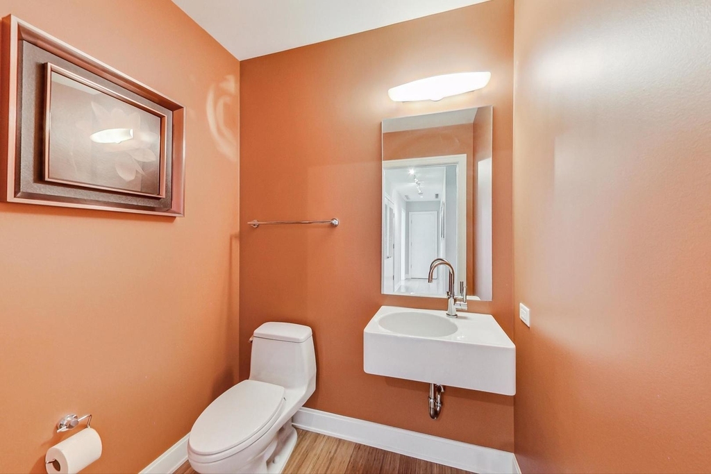 340 E Randolph Street - Photo 12