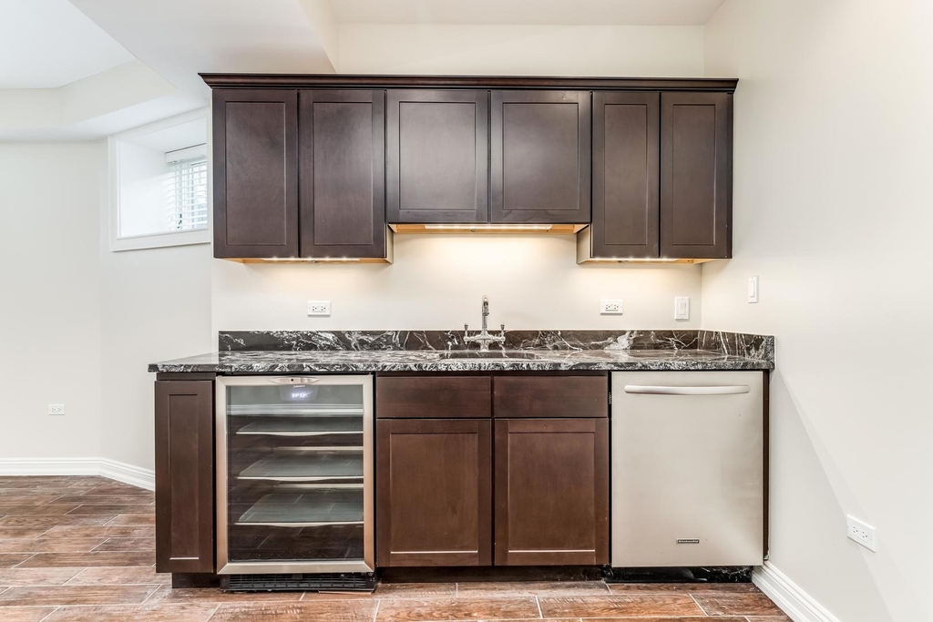 116 W Chestnut Street - Photo 17