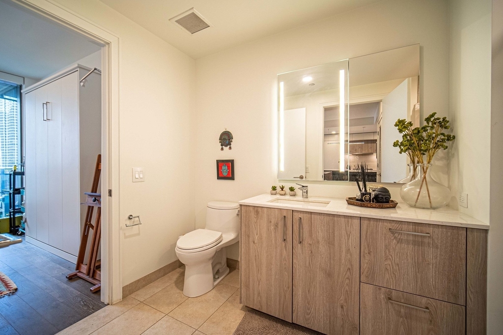 211 N Harbor Drive - Photo 12